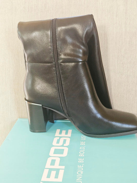 Block heel and silver trim detail