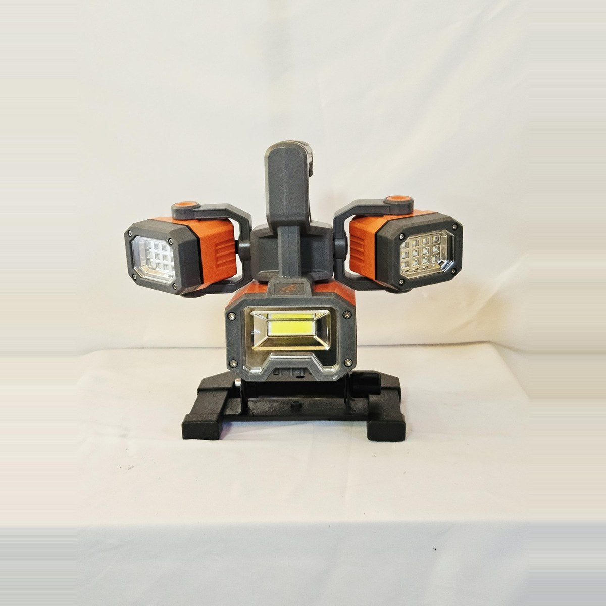 eP360 2000 lumen rechargeable LED work light front