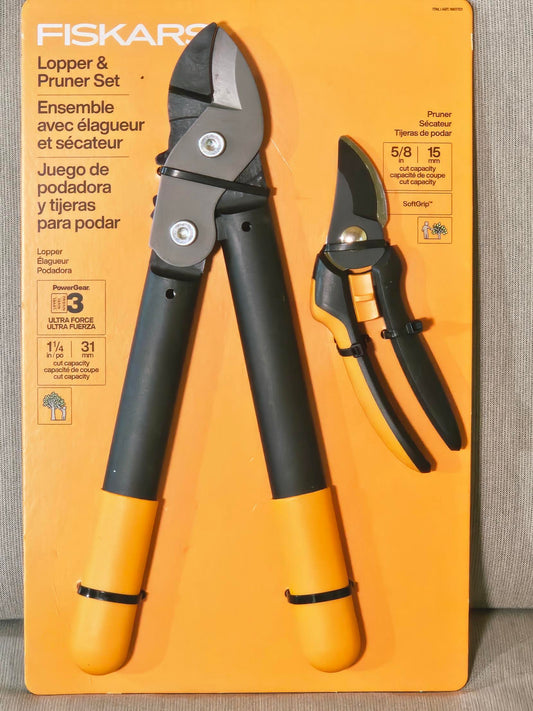 Fiskars lopper and pruner set new on original card