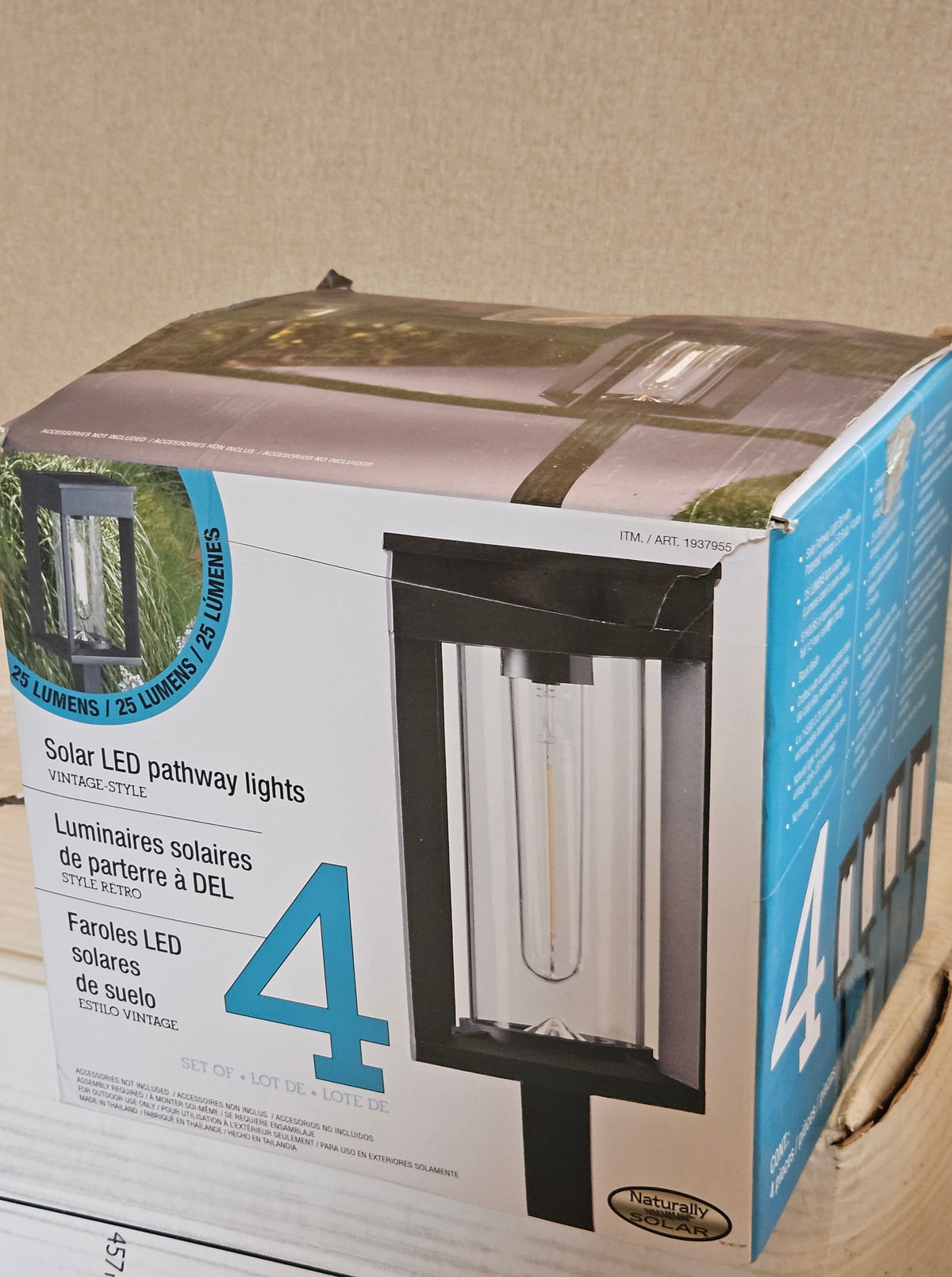 GTX vintage-style solar LED pathway lights 4-pack box