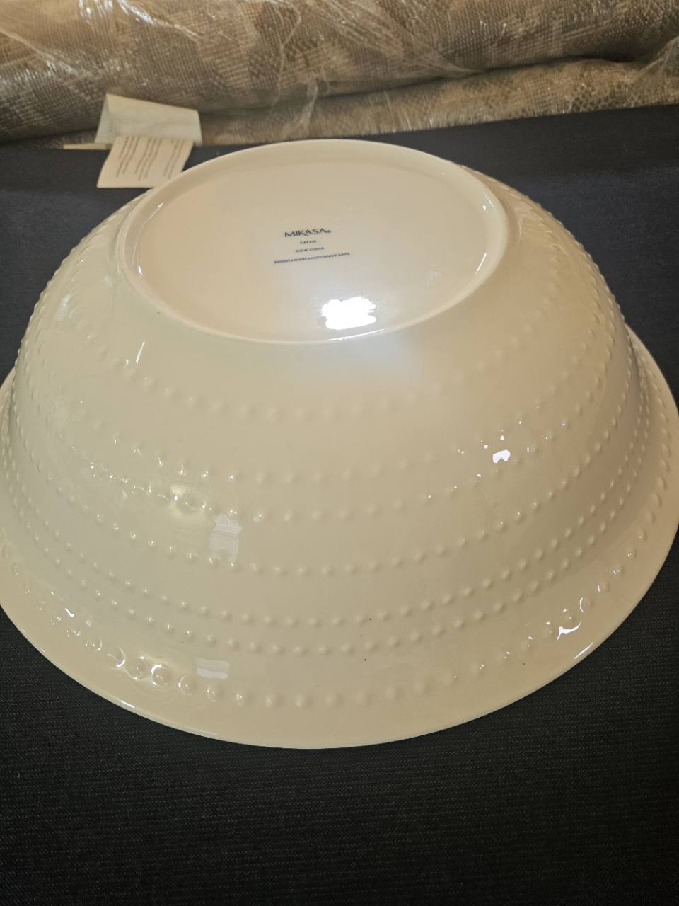 Mikasa Nellie serving bowl embossed dot exterior